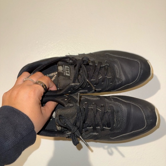 New Balance Men's Black Sneakers - Picture 2 of 6